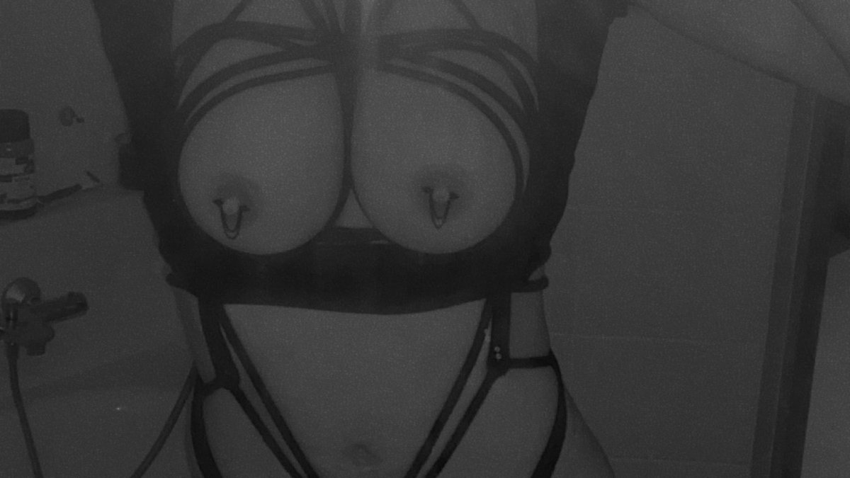 MelissaSlutty69's tweet photo. Bondage💋🫦 https://t.co/MpUzf2Sp17