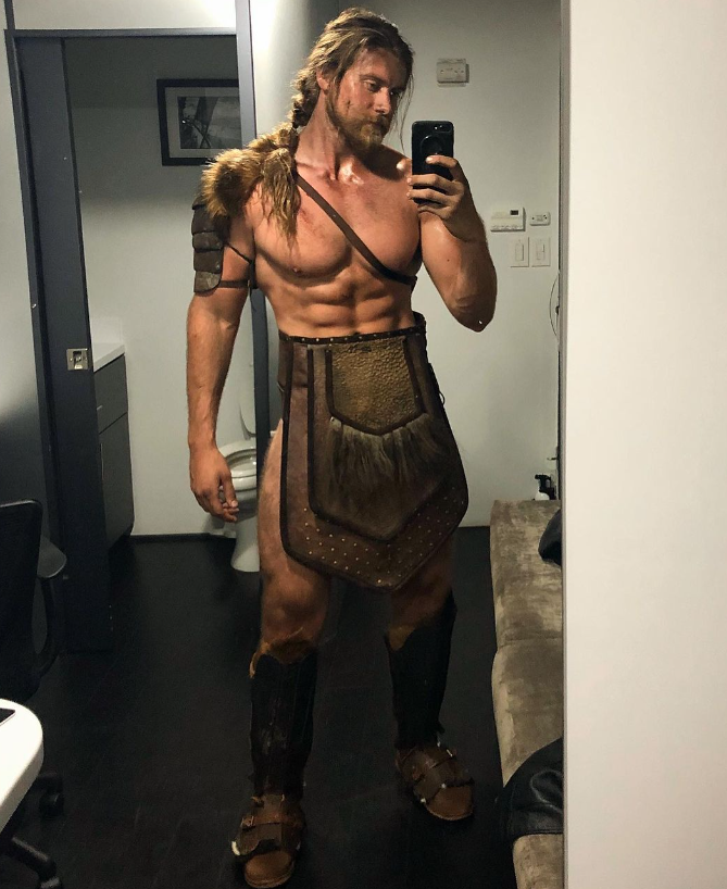 RaggedyManMax's tweet photo. Not scheduled to be @VelvetRabbitInc tonight, but I'm gonna be there in NYC. https://t.co/6bcdCLKULu