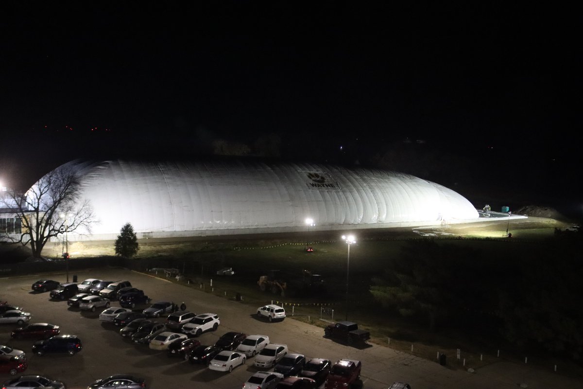 wscwildcats's tweet photo. Inflation ✔️
@wscwildcats Athletic and Recreation Complex Bubble being inflated this evening.  #PlayforthePaw https://t.co/RDO2JhWShu