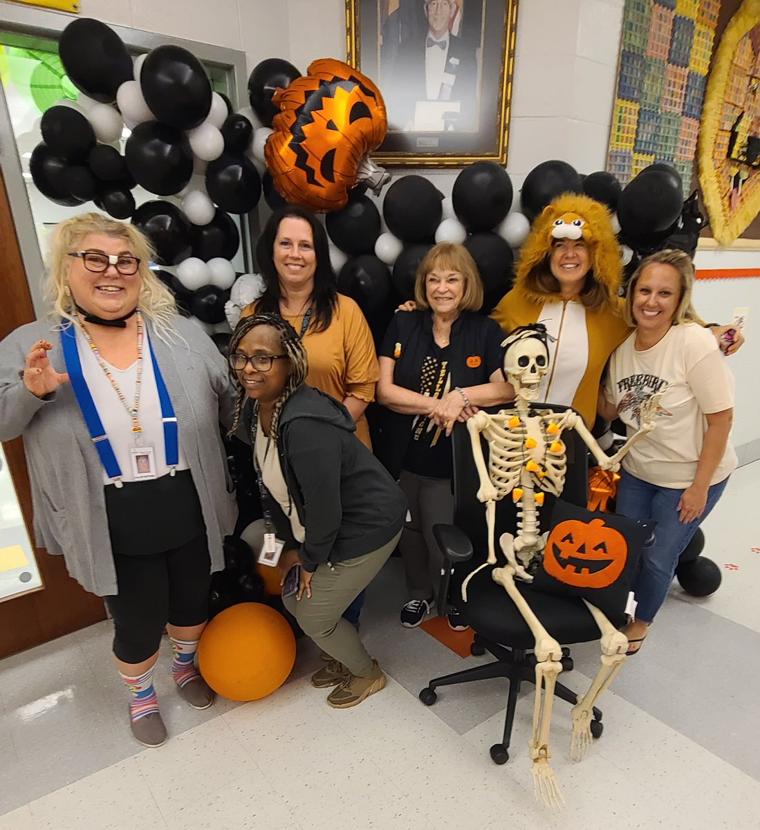 BrumbackHeather's tweet photo. 🎉 Huge shoutout to our amazing friends at Pathfinder School of Innovation for hosting the most epic Pajama Party Treat Parade! 🎉 We had a blast rocking our PJs, filling up on treats, and making sweet memories together! Can’t wait to do it again! 🍭 @JCPSEARLY @DawsonOrmanECH https://t.co/RZdkCfRJBq