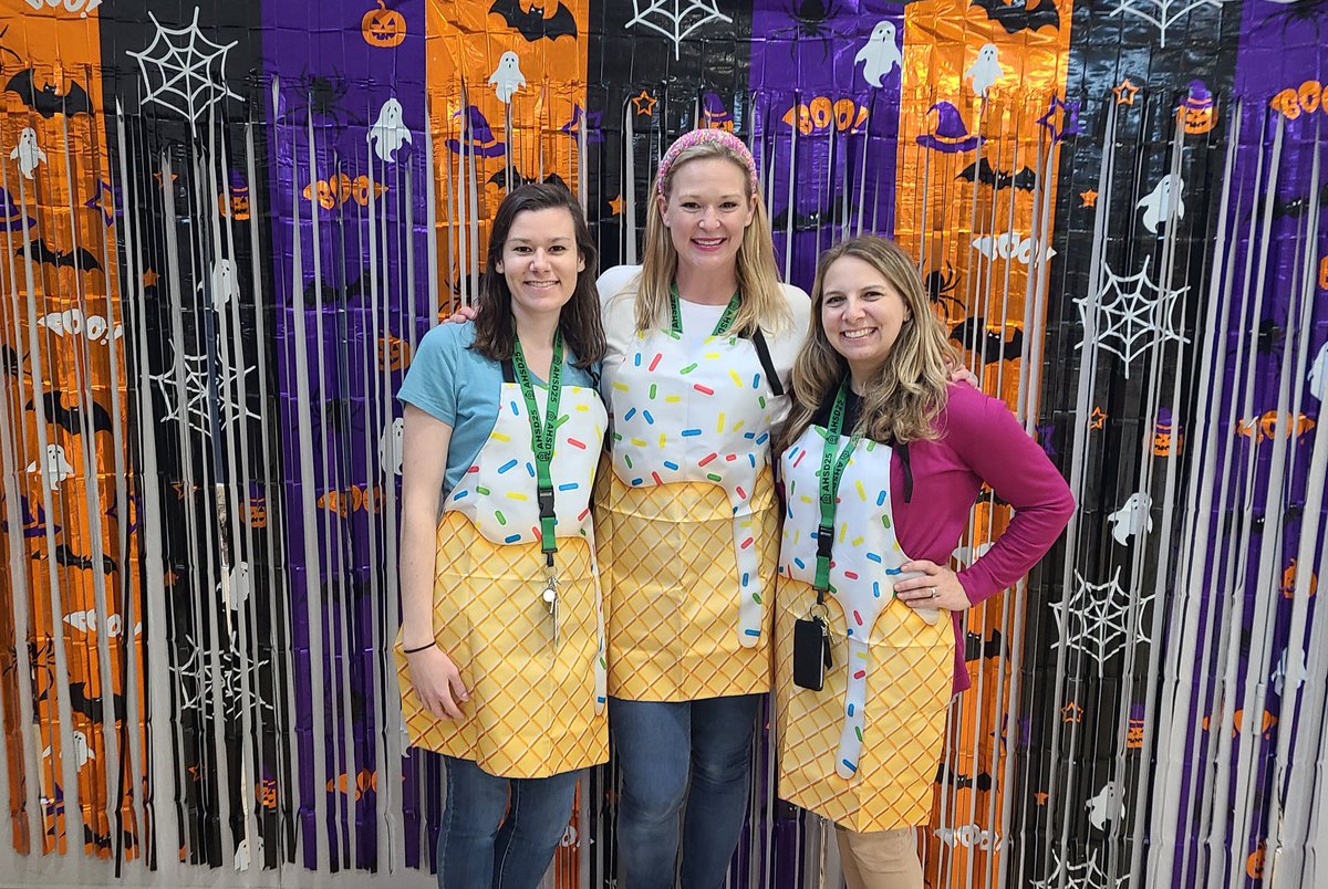 Happy Halloween!! <a href="/DrydenSchool/">Dryden School</a> <a href="/MrsLSchindler/">Lisa Schindler</a> <a href="/MissDietrich5th/">Laura Dietrich</a> #fifthgrade