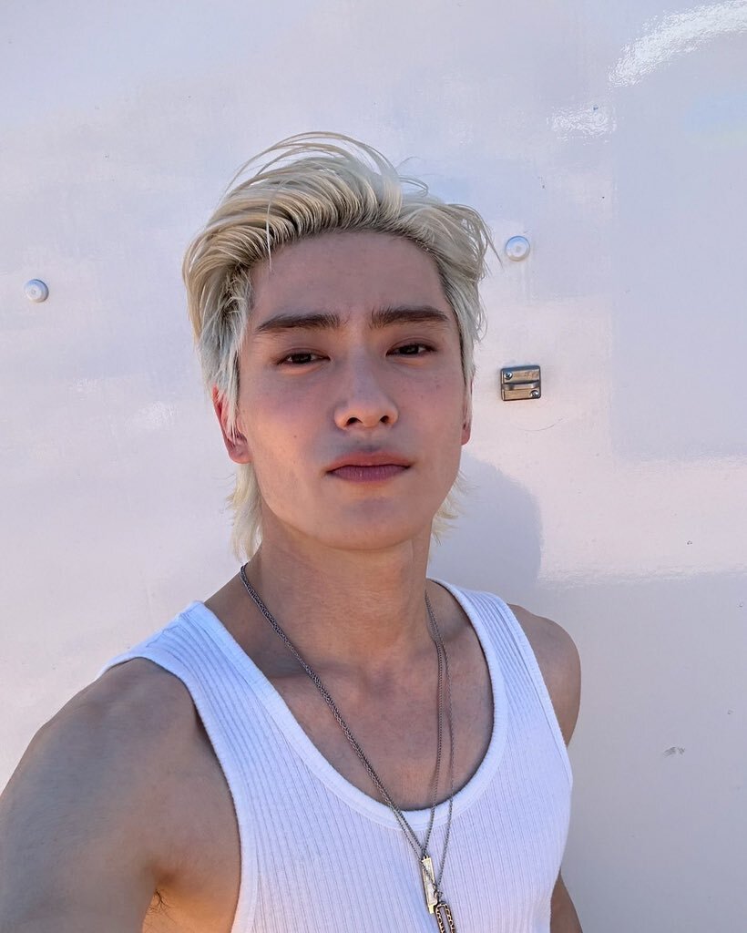 Mightfalling's tweet image. Oh you’re so goddamn fine, my J 🤍