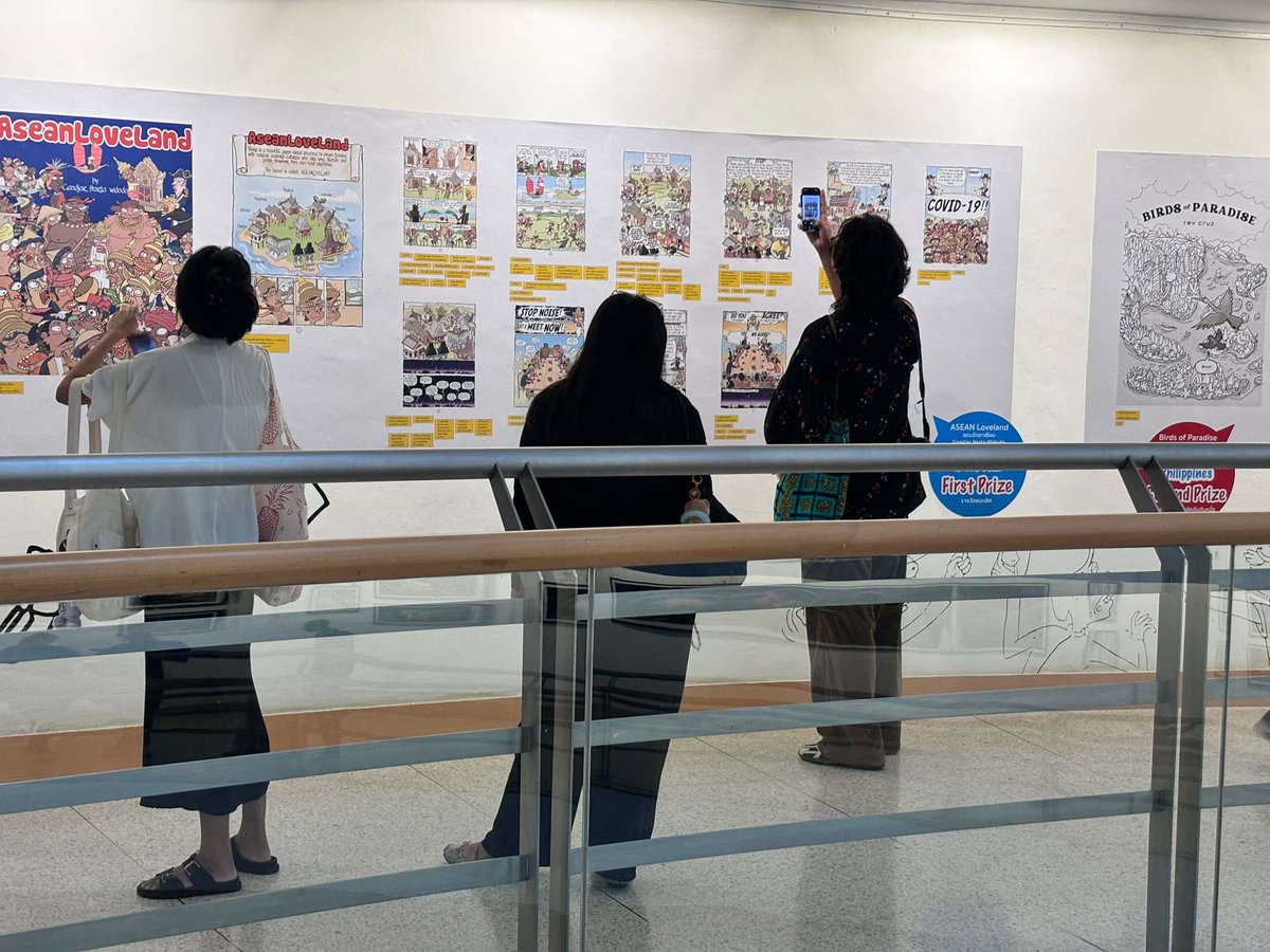 SEAJunction's tweet image. ❗️❗️Only 2 Days Left❗️

Please come and see the amzing comics and cartoons displayed at #Exhibition “Cartooning the #ASEAN Way of #NonInterference and #Consensus” on 1st Floor and 4th Floor , #BACC (Bangkok).
You can buy booklet and postcards at the exhibition.
