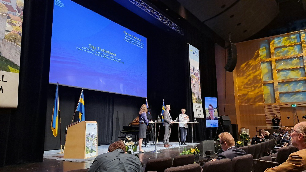 Uudenmaanliitto's tweet photo. 🇪🇺 EU:n Itämeren alueen strategian vuosifoorumi kokoontui tällä viikolla Visbyssä. Paikalla oli 650 Itämeren alueen toimijaa, kuten järjestöjä, kaupunkeja ja alueita. Keskusteluissa oli esillä mm. Ukraina, kestävä biotalous ja liikennekysymykset. #EUSBSR #EUSBSRforum2024 #Itämeri https://t.co/VWNGX5DJCE