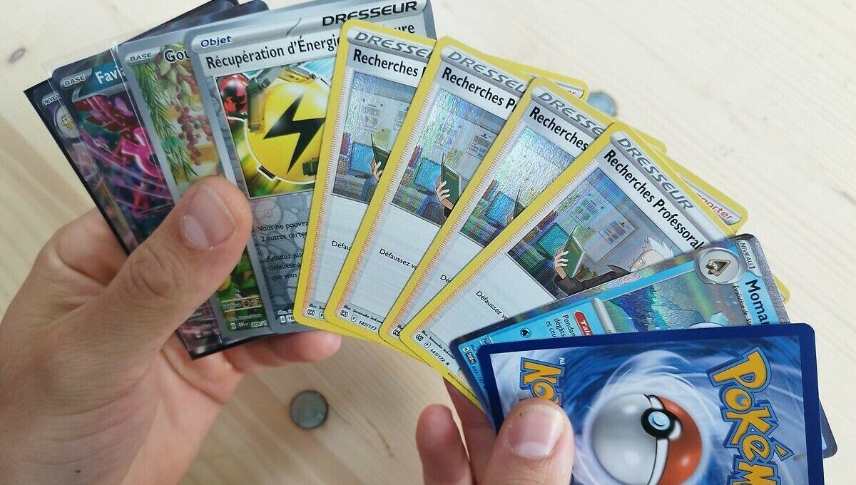 franceinter's tweet photo. Un jeu de cartes sur smartphone, nouvelle poule aux œufs d'or pour les Pokémon ? ➡️ @Gubalda nous en parle dans #NetPlusUltra : https://t.co/ys78LByyit
#le57Inter https://t.co/gtdrEcUvgH