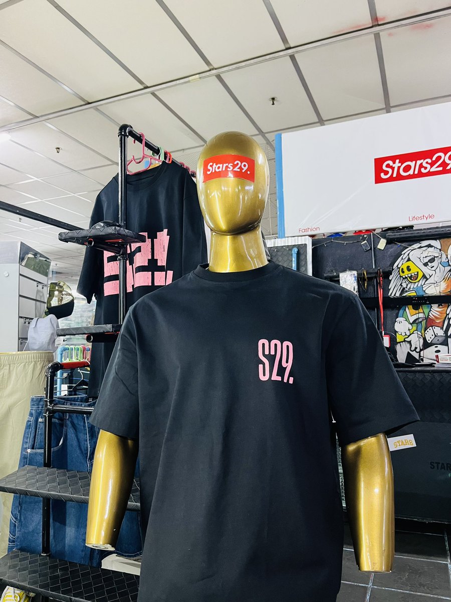 STARS 29 x THE TRIBE COLLECTION
SS24 🫡
MADE IN ZIMBABWE 🇿🇼
NOW AVAILABLE IN STORE🔥🫶🏾

RETWEET AND TAG SOMEONE WHO SHOULD BUY ONE !!! 

AVAILABLE IN DIFFERENT COLORS