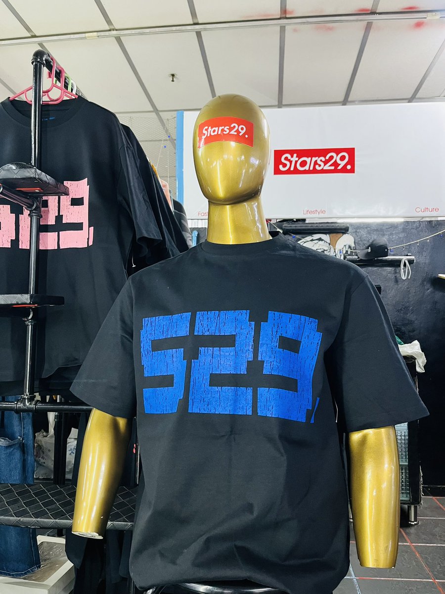 TinoMufud's tweet photo. STARS 29 x THE TRIBE COLLECTION
SS24 🫡
MADE IN ZIMBABWE 🇿🇼
NOW AVAILABLE IN STORE🔥🫶🏾

RETWEET AND TAG SOMEONE WHO SHOULD BUY ONE !!! 

AVAILABLE IN DIFFERENT COLORS https://t.co/iTwU50DACm