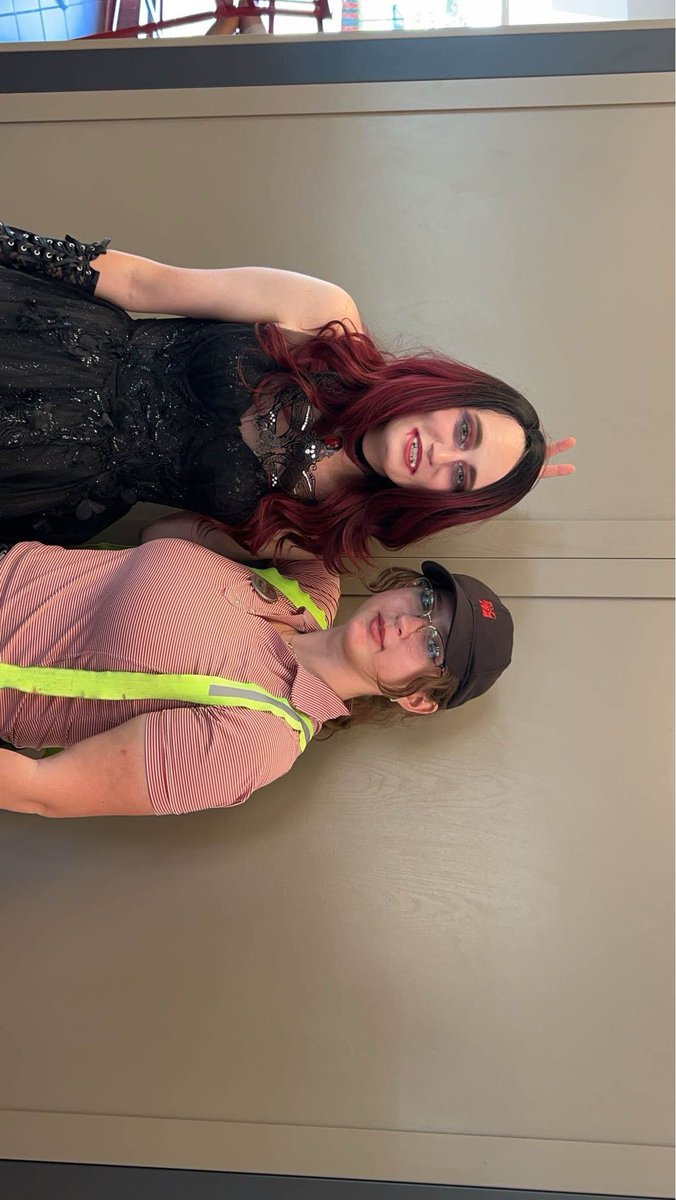Madmouse1011's tweet photo. Pictures of my costume!!! ❤️❤️❤️ Totally not just an excuse to wear my prom dress again lol plus bonus pics my partner took of me and my coworker Mikayla ❤️ 

#Vampire #masquarade #Halloween #Happyhalloween #costume #halloweencostume https://t.co/gyVjhDDDBg