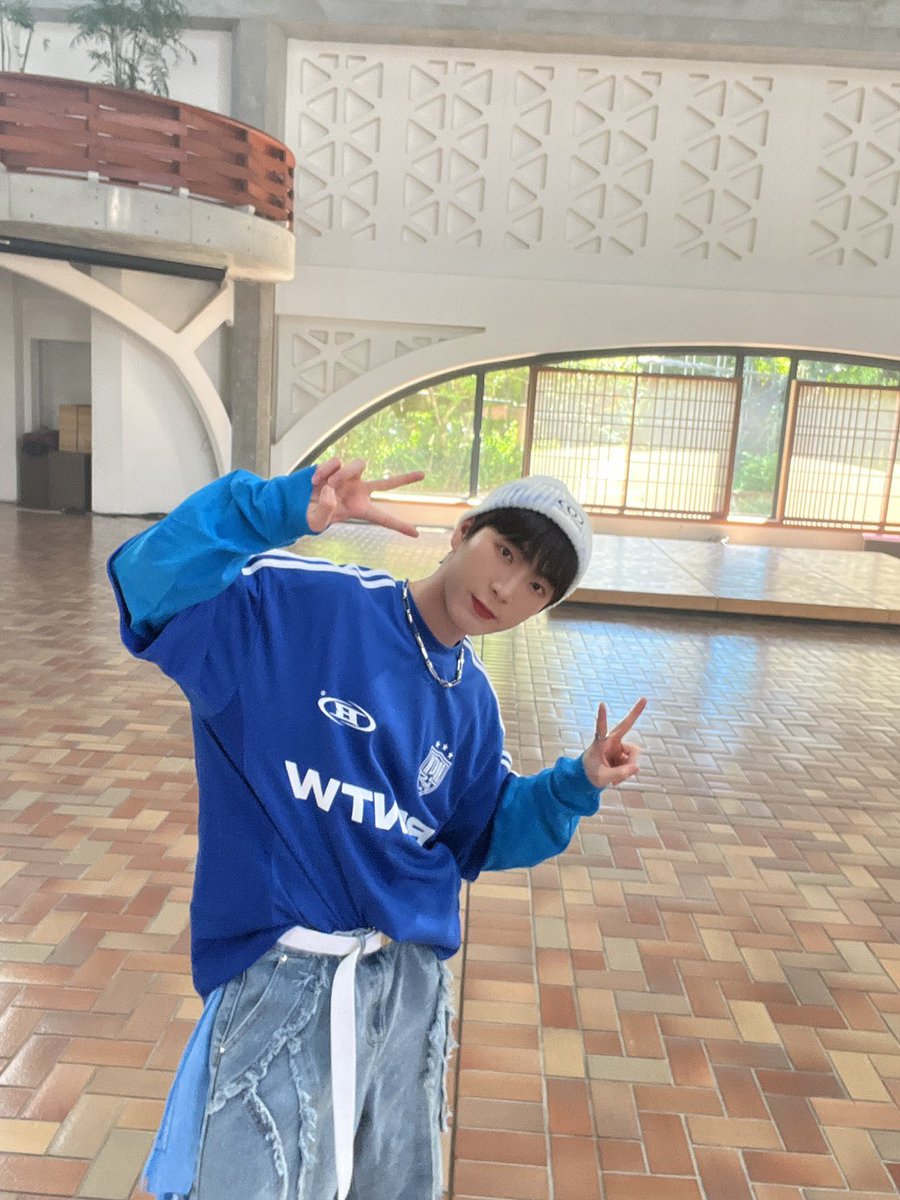 OmegaX_members's tweet photo. [#OX]

꿀~마~헤~ㄷ

#OMEGA_X #오메가엑스 
#케빈 #KEVIN https://t.co/x1T93iX5Q9
