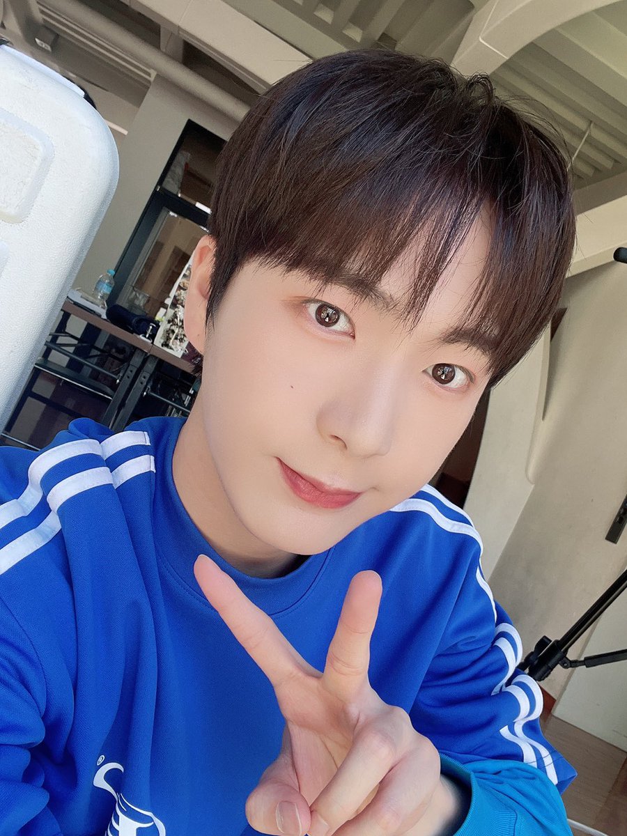 OmegaX_members's tweet photo. [#OX]

꿀~마~헤~ㄷ

#OMEGA_X #오메가엑스 
#케빈 #KEVIN https://t.co/x1T93iX5Q9