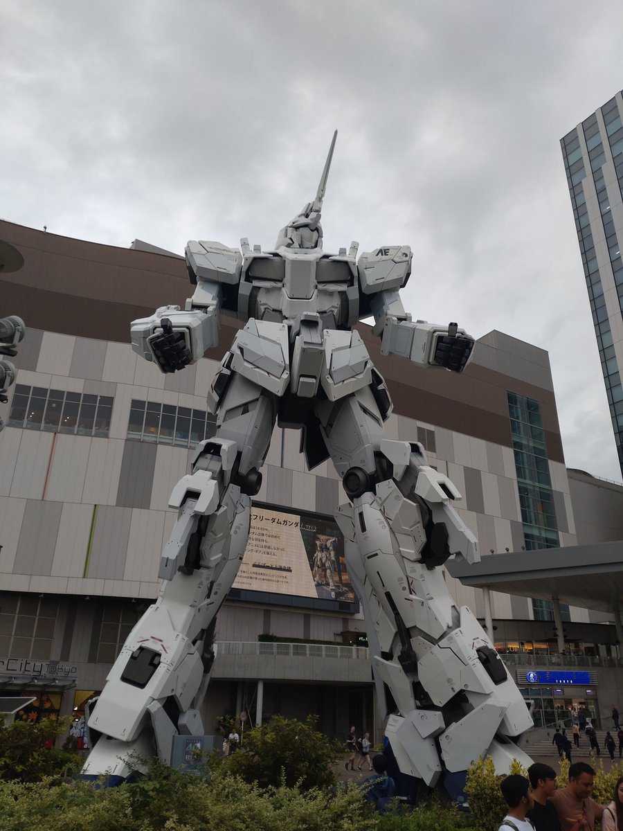 Ryo99shadow's tweet photo. マクロスのライブを見に来て、ガンダムを見るという謎ムーブ🤣
#BASARAEXPLOSION
#FIREBOMBER
#マクロス7
#ガンダム https://t.co/JTwfISnnvK