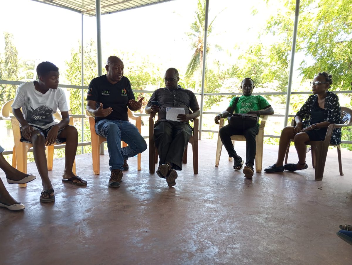 DesireMalindi's tweet photo. With increasing cases of self-administered hormonal therapy among transgender individuals in Malindi, this discussion was essential to address the risks and challenges. #TransRightsAreHumanRights 
#TransgenderLivesMatter 
#AccelerateProgramme https://t.co/ylKRXZXJI5