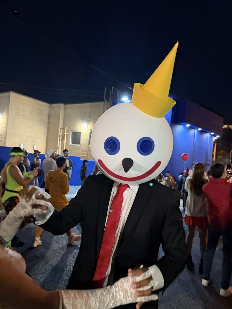 rdalba's tweet photo. Halloween 🎃 2024 https://t.co/ypbzIntWCD