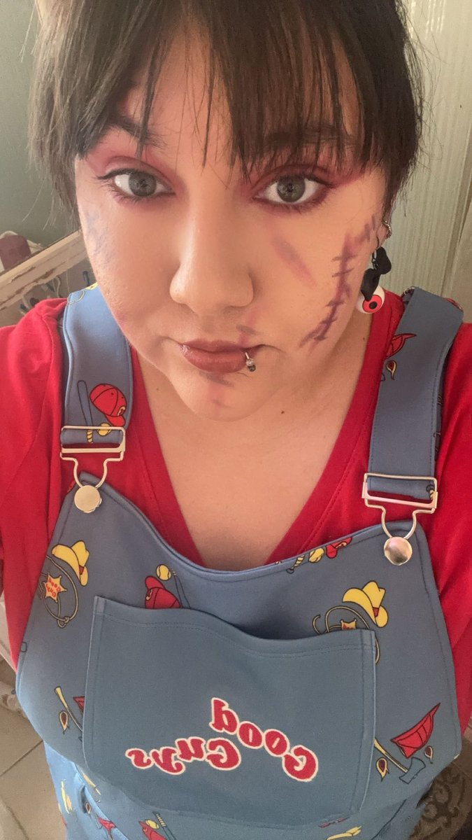 <a href="/DevonESawa/">devon sawa</a> Gotta represent the Chucky love ❤️❤️❤️