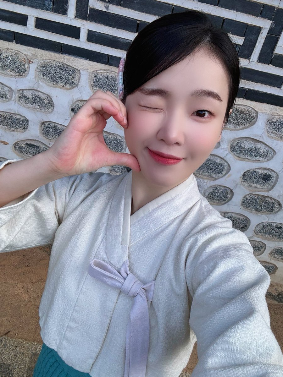8_OHMYGIRL's tweet photo. [#OHMYAir] 잠시 후 9시 20분, 'tvN 정년이'에 #승희 가 출연합니다🖤 오늘도 사랑스러운 초록이와 함께해 주세요🥰

#오마이걸 #OHMYGIRL #OMG https://t.co/K4JV1vTPVo