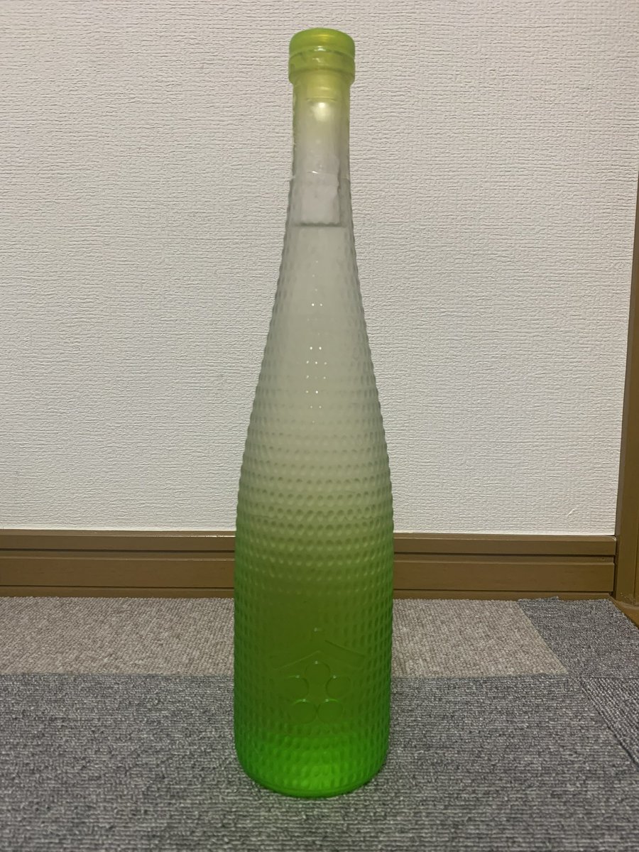 Tomosoft0225's tweet photo. 今回はNEXT5 COLORS 新政 2023✨
フルーティーで華やかな香り😊
柔らかい口当たりに華々しく派手さのあるマスカットのような味わい🍇
後味に酸味を感じる旨味のある一品😌
NEXT5を醸してくれた酒蔵さんとこのお酒の出会いに感謝🙇‍♂️

#日本酒 #NEXT5 #新政 https://t.co/BwD6zKSYXE