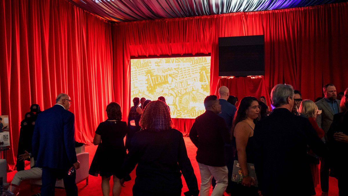 EsdlumenLED's tweet image. ✨Excited to have partnered with the Atlanta Convention &amp;amp; Visitors Bureau for their recent event, celebrating Atlanta’s vibrant culinary scene!

#Esdlumen #rentalleddisplay #AVSolutions #EventSupport #Michelin