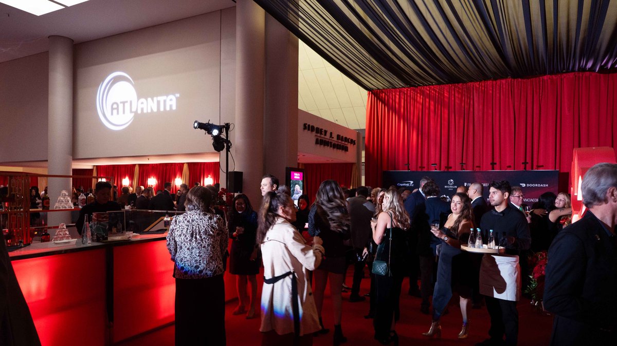 EsdlumenLED's tweet image. ✨Excited to have partnered with the Atlanta Convention &amp;amp; Visitors Bureau for their recent event, celebrating Atlanta’s vibrant culinary scene!

#Esdlumen #rentalleddisplay #AVSolutions #EventSupport #Michelin