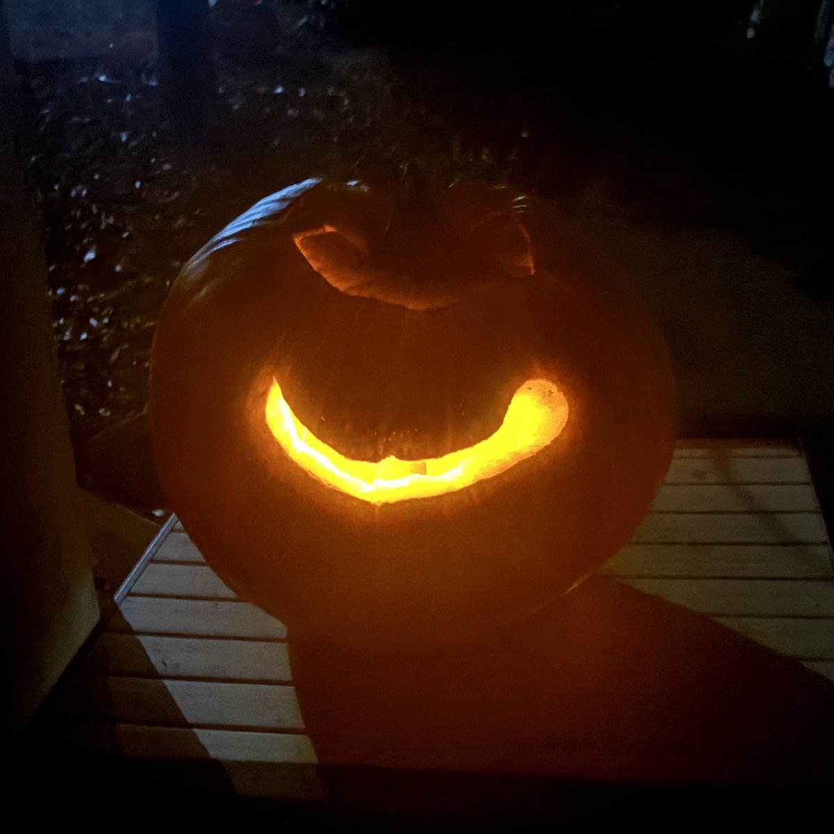 My deeply scarred pumpkin, #WillGraham, has been… gutted. Happy Halloween, Fannibal Fam. 🫀

#Mizumono
#Hannibal
#Hanniween
#Halloween
#FannibalForever