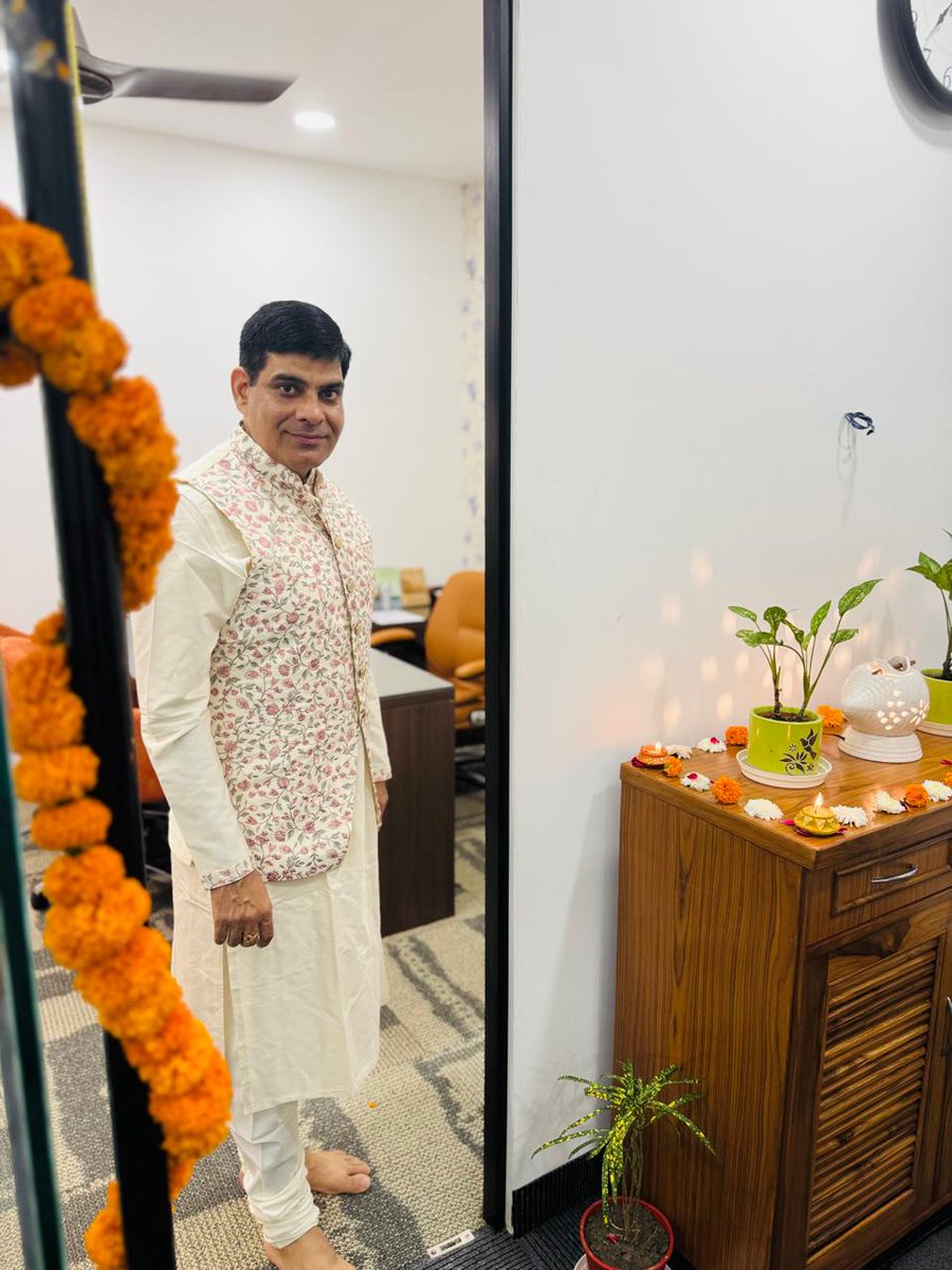 sanjubalyan's tweet photo. Happy Diwali 
#Diwali2024 #sandeepbalyan #sandeepbalyanparyavaran https://t.co/snXPteEsKS