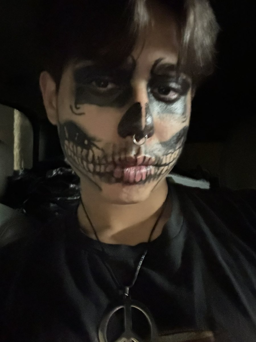 urfav4qu4rius's tweet photo. boo 🎃 https://t.co/eCziKMYbf7