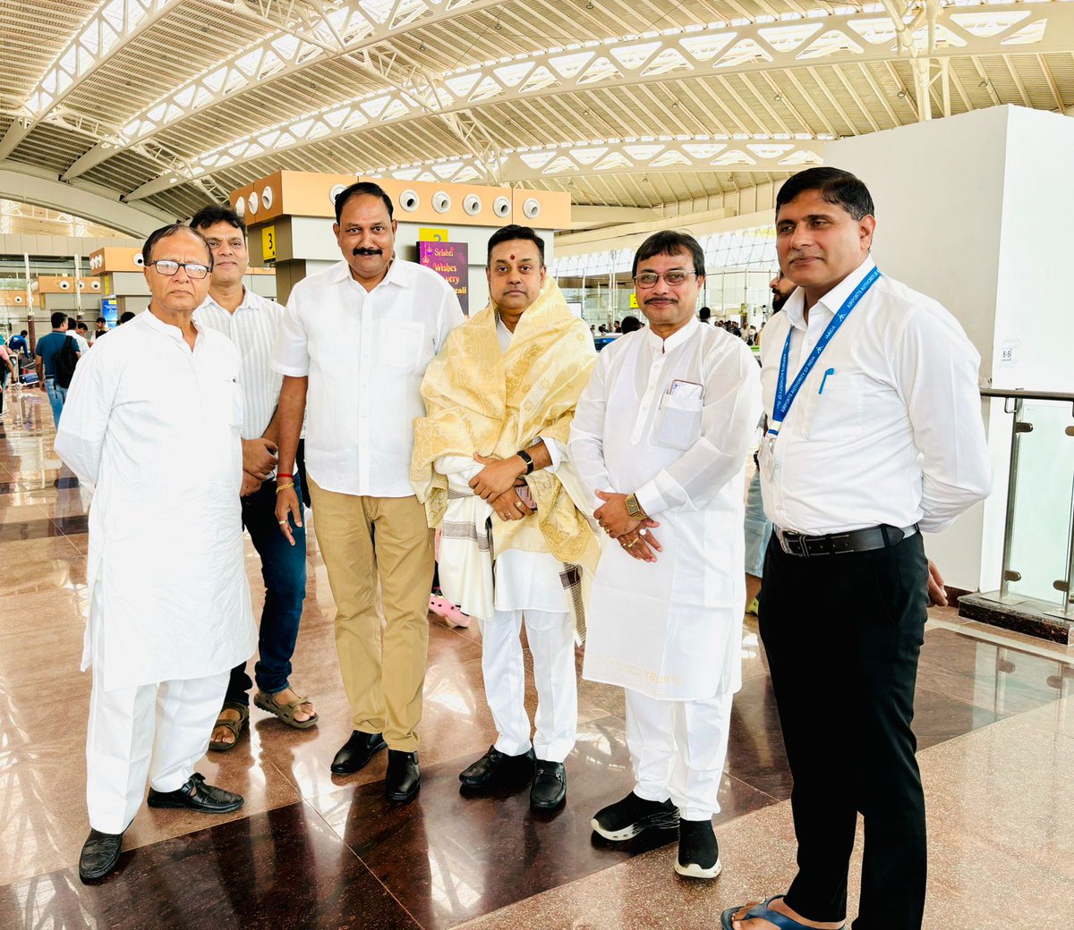 The BJP unit in the Andaman and Nicobar Islands heartily welcomed Mananiya <a href="/sambitswaraj/">Sambit Patra</a> ji, the National Spokesperson of the <a href="/BJP4India/">BJP</a>, at the Veer Savarkar International Airport in Sri Vijayapuram. 

<a href="/JPNadda/">Jagat Prakash Nadda</a> <a href="/blsanthosh/">B L Santhosh</a> <a href="/TawdeVinod/">Vinod Tawde</a> <a href="/dushyanttgautam/">Dushyant Kumar Gautam</a> <a href="/RaghunathKulka5/">Raghunath kulkarni</a>