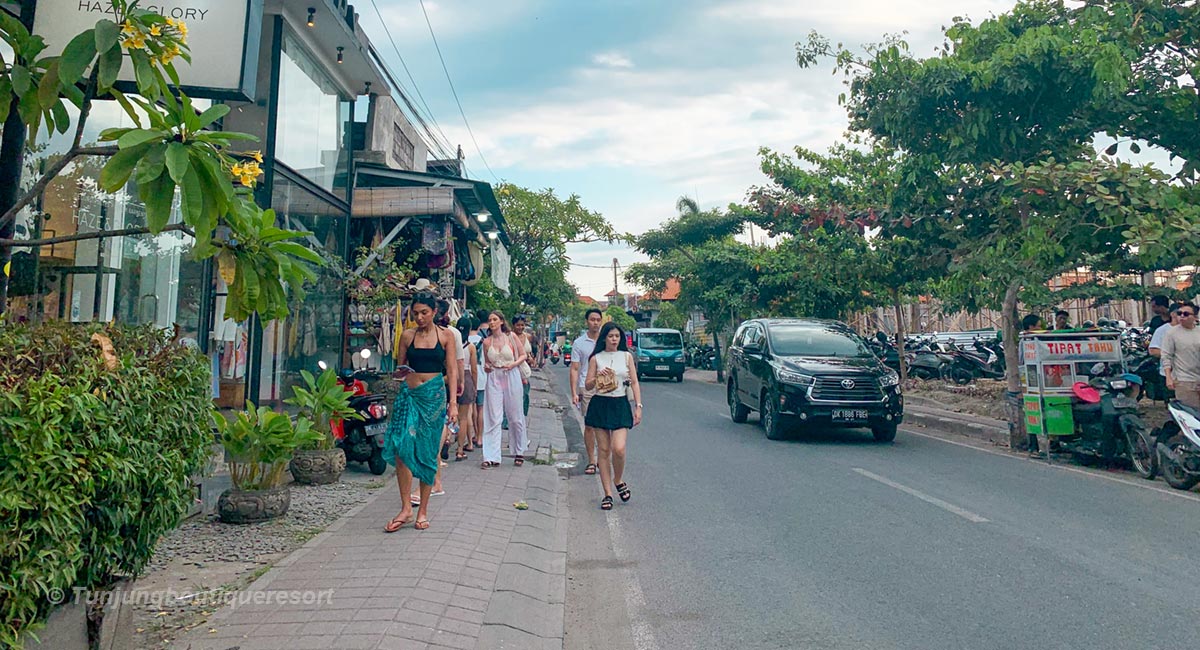 tunjungboutique's tweet image. 🌅 Pererenan: Bali’s Up-and-Coming Spot for Hotels &amp;amp; Dining! 🍽️🏨

From boutique hotels to amazing restaurants, Pererenan Bali is shaping up as the next hotspot! Learn why everyone’s talking about it in our new blog. #PererenanBali #BaliHotels 
tunjungboutiqueresort.com/pererenan-bali…