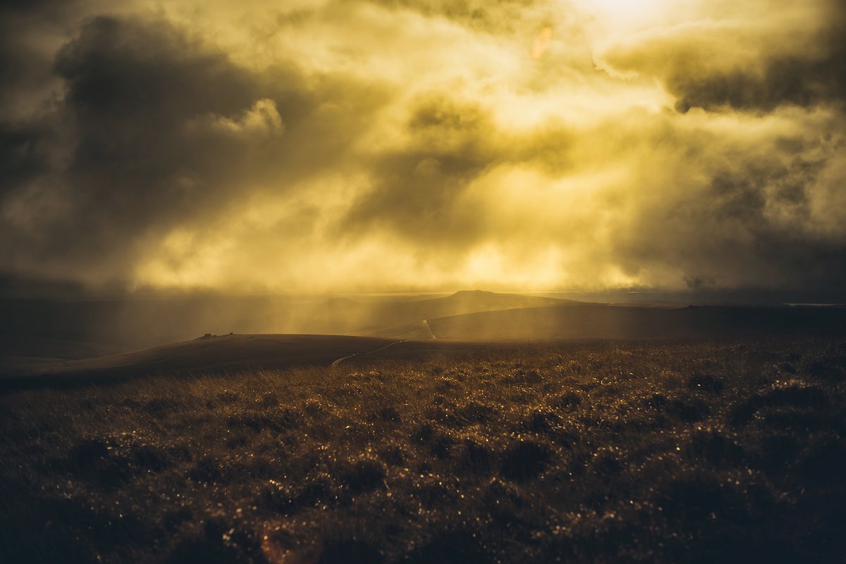 GlavindStrachan's tweet photo. View from just outside #Princetown on my first day of Hill and Moorland Leader Training with Ibex Outdoor - expert coaching from Matt Thomas and Ju Lewis 📷
#BlackTor and the B3212 in view with #Sharpitor and #LeatherTor in the distance😍 #Dartmoor https://t.co/JmtZkRjLQ8