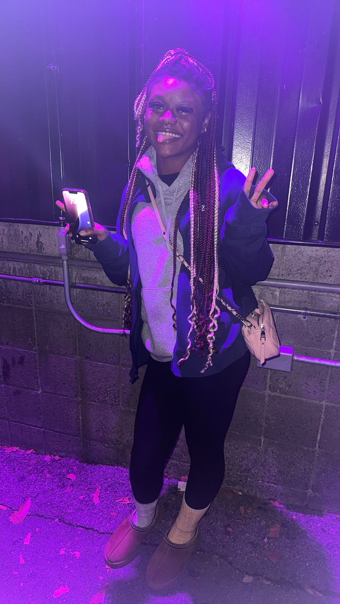 GirliesBiteBack's tweet photo. Even with the chilly night air and longer lines, we still managed to ride most of the big attractions. There’s nothing quite like screaming your head off on the Phantom—totally worth the wait! 😂🎢👻🎃🕷️💀🦇 

#KennywoodFrightNights #ScreamSeason #ThrillRideFun #HauntedAdventures https://t.co/qhiQgnczU4