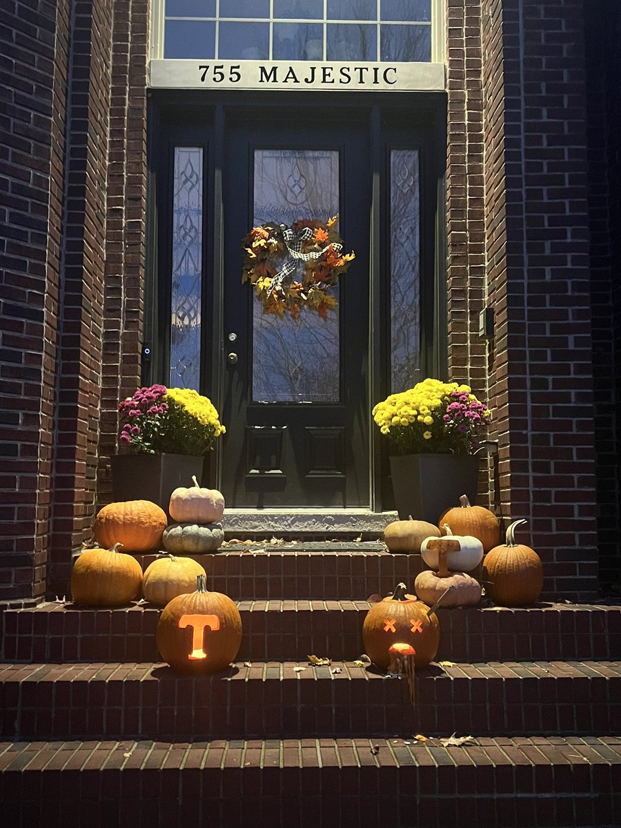 Brandi Van Booven tweet media