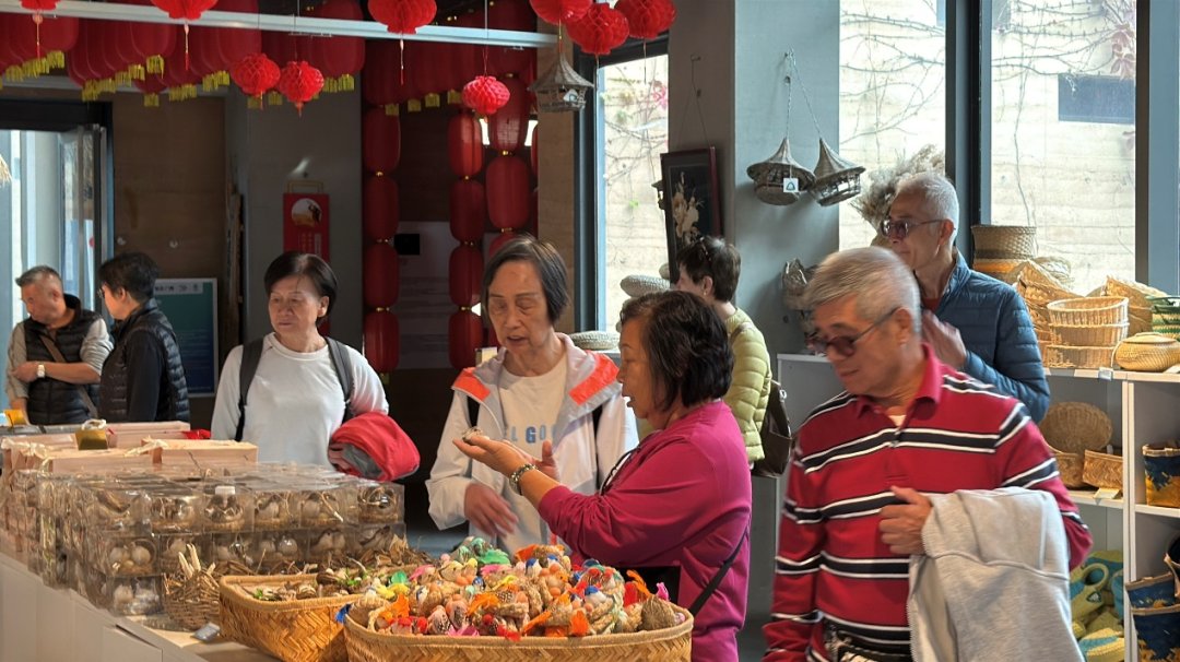 smith6788's tweet photo. 🇨🇳🇨🇳港澳朋友在东营玩嗨啦！
Here, they experienced the profound cultural heritage of the Yellow River and deeply appreciated the magnificent wonders of wetland ecology.
#China https://t.co/x1bYTZzV8A