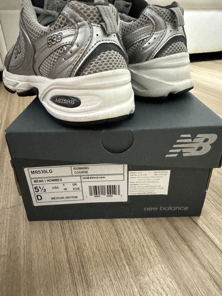 PaeSorasart's tweet photo. ปล่อยต่อรองเท้า New balance MR530LG สินค้าแท้จากช็อปไทย ขนาด 38 สภาพ 95% ราคา 2,000.- บาท สนใจทักมาสอบถามได้นะคะ กทม.นัดรับได้ค่ะ #newbalance #Newbalancethailand #รองเท้ามือสอง #รองเท้ามือสองของแท้ https://t.co/l6rc6mFvis