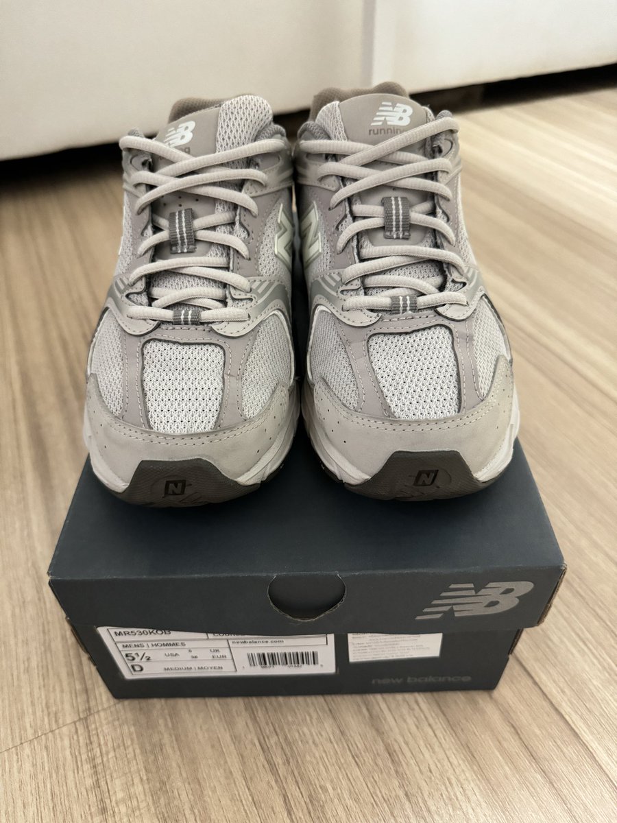 PaeSorasart's tweet photo. ปล่อยต่อรองเท้า New balance MR530KOB สินค้าแท้จากช็อปไทย ขนาด 38 สภาพ 95% ราคา 2,000.- บาท สนใจทักมาสอบถามได้นะคะ กทม.นัดรับได้ค่ะ #newbalance #Newbalancethailand #รองเท้ามือสอง #รองเท้ามือสองของแท้ https://t.co/fPhXQzUmHS