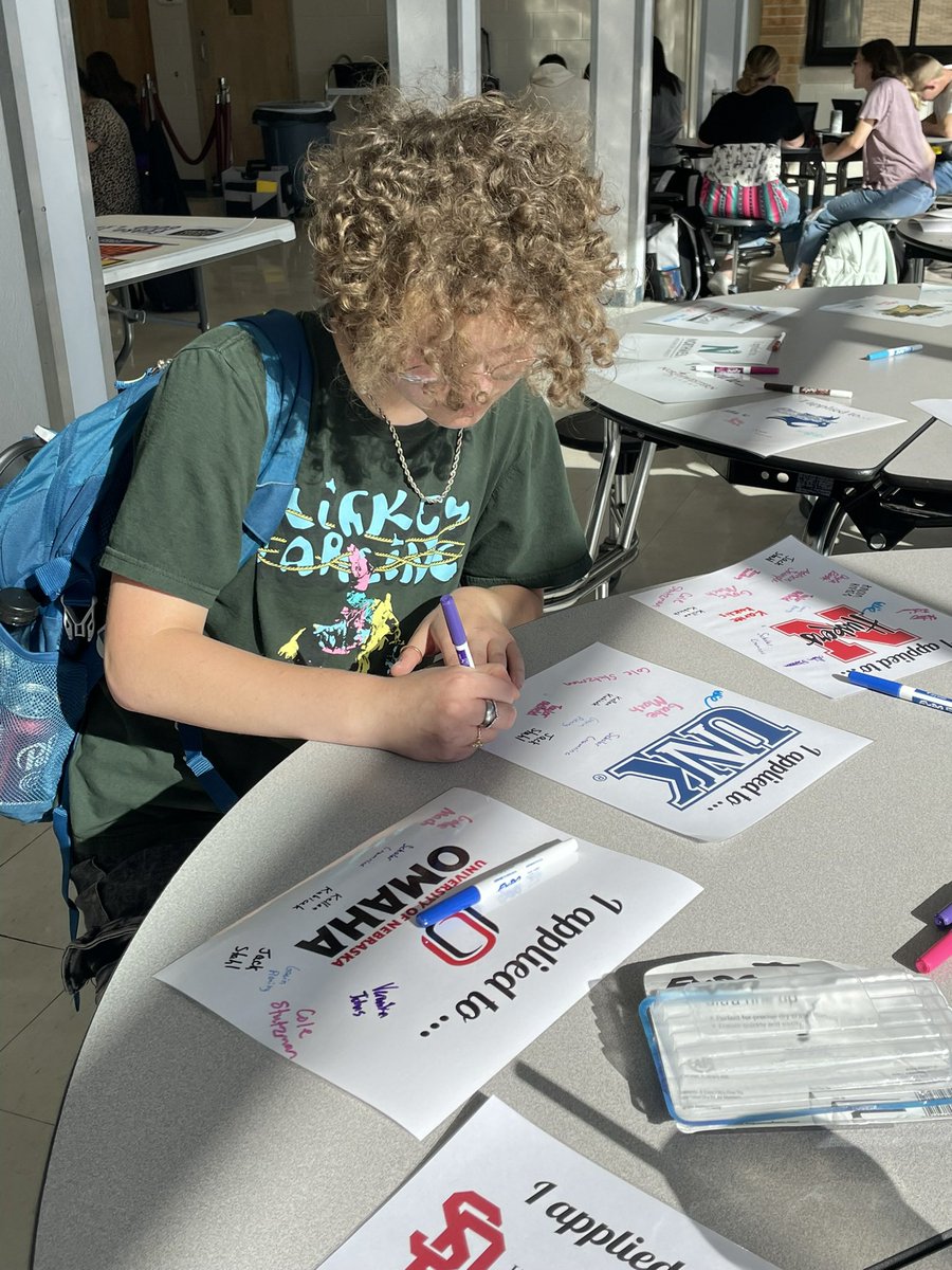 RoseKenney4's tweet photo. So proud of these #Milfordsoar seniors for maximizing the help during #Apply2CollegeNE @EducationQuest @MilfordEagles https://t.co/qPSDGD0nLo