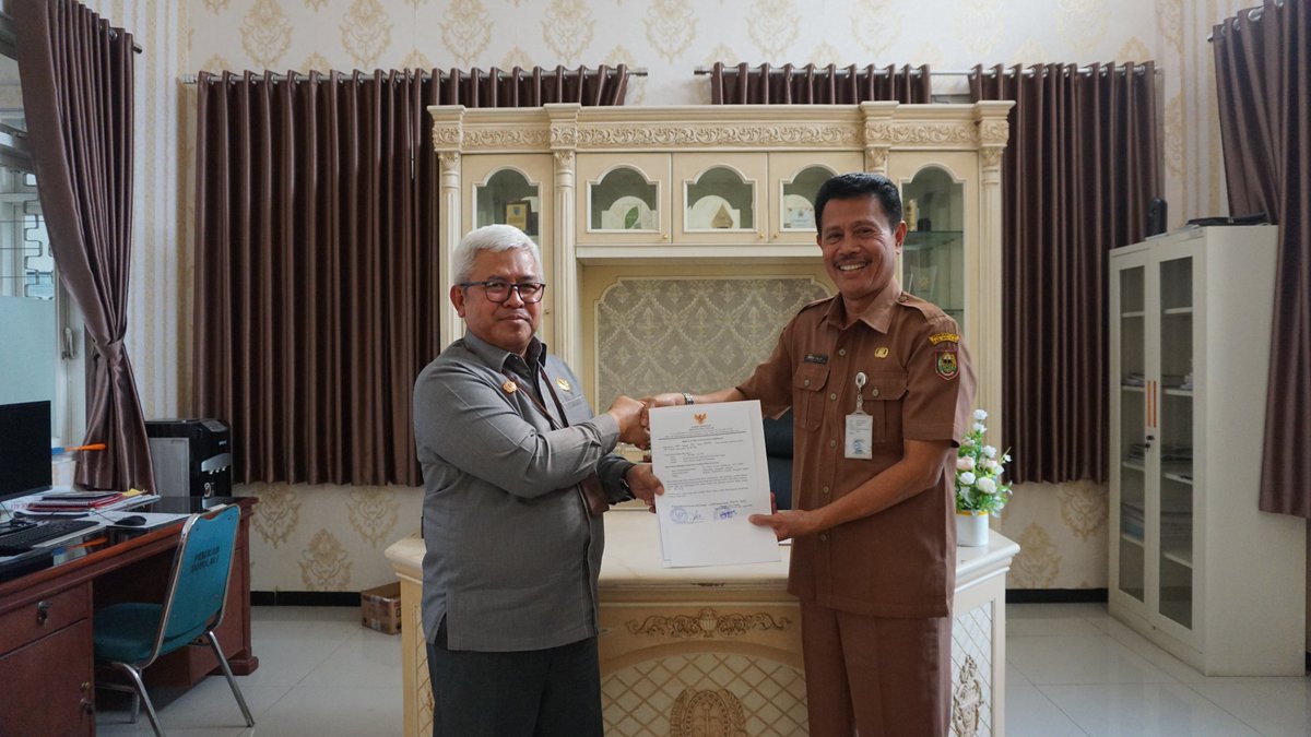 Pemerintah Kabupaten Boyolali menerima kunjungan dari Komisi Informasi Provinsi Jawa Tengah dalam rangka pemeringkatan Badan Publik.
Kegiatan ini terdiri dari pemeriksaan kelengkapan dokumen dalam pengisian SAQ di aplikasi E-monev dan presentasi oleh tim PPID Kabupaten Boyolali.