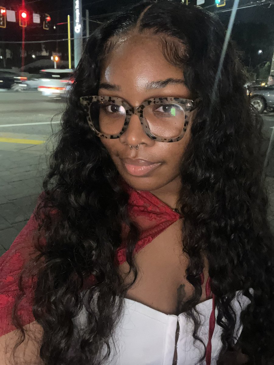 kishaneen's tweet photo. happy halloween 💃🏾 https://t.co/23l77NQsLj