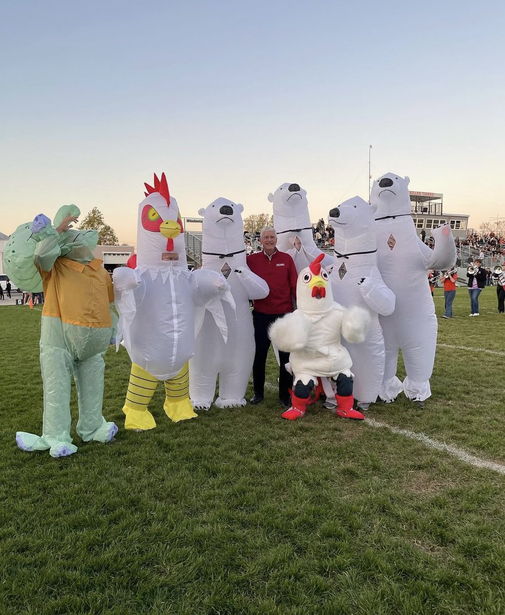 VHS Student Section tweet media