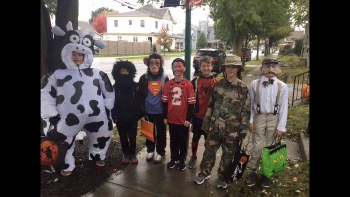 VHS Student Section tweet media