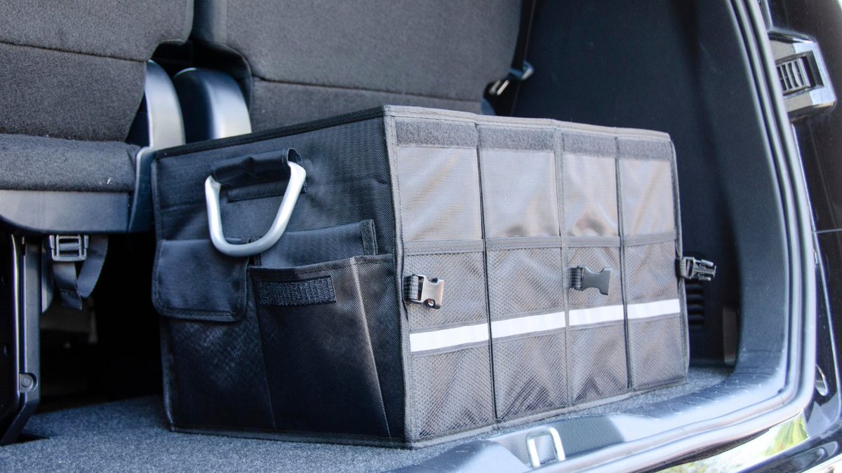 cellutane_pr's tweet photo. セルタンのアウトドアブランド NOMAD BASEより、カーグッズが登場！
運転席で疲れを軽減させたり、後部座席で使える便利アイテムが盛りだくさん!

アイテムは黒で統一されており、NOMAD BASEのロゴがプリントされています！

詳しくはこちら👇
https://t.co/674vf3PX60

#車中泊 #カー用品 #カーグッズ https://t.co/eDgXKvqZbx