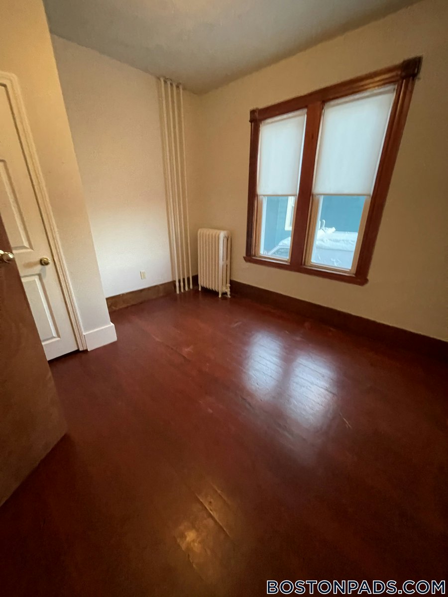 Dorchester 4 bed 1 bath available NOW on East Cottage in Dorchester! Boston - $3,000: 4 bed 1 bath available NOW on East Cottage in Dorchester! Hardwood Floors Convenient location… dlvr.it/TFxTlk #dorchesterapartments #dorchesterrentals #apartmentsforrentindorchester