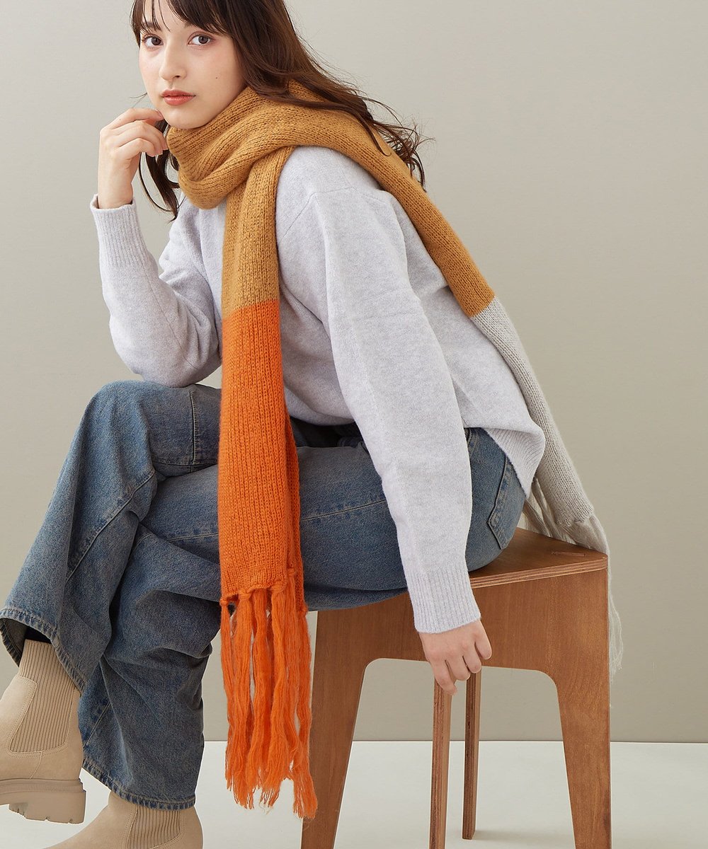 COMME des GARÇONS マルチカラー ニットマフラー NEW＊ マルチカラーニットマフラー 1,200円（税込1,320円） 巻き方の