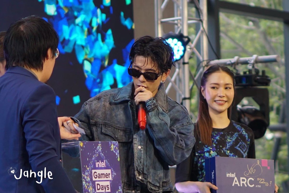 Jangletwitty's tweet photo. Intel Gamer Days
#IntelGamerDaysTH
#XXSIVK 
#PorscheSivakorn 
#ปอร์เช่ศิวกร https://t.co/gQFl1hgSCU