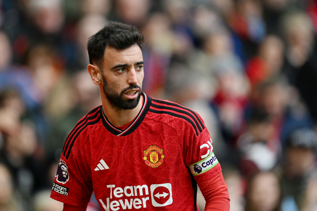 FabrizioRomano's tweet photo. 🔴🇵🇹 Ruud van Nistelrooy: "I wasn't worried about Bruno Fernandes, no way".

"I see him every day in training... the way he trains, he helps the team, he works hard every single day. I was happy for him as he scored vs Leicester". https://t.co/0SHp23TOzp