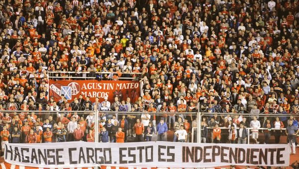 Fernando__CAI's tweet photo. De un lado, casi 5 palos en Juanfer Quintero, del otro, 5 palos repartidos en Quiñonez, Canelo y Toloza (Y encima un hijo de puta le dio la 10). Gestión Seoane, Damiani, Urreli, Grindetti, entre otras ratas. https://t.co/OVkxA0wdM4
