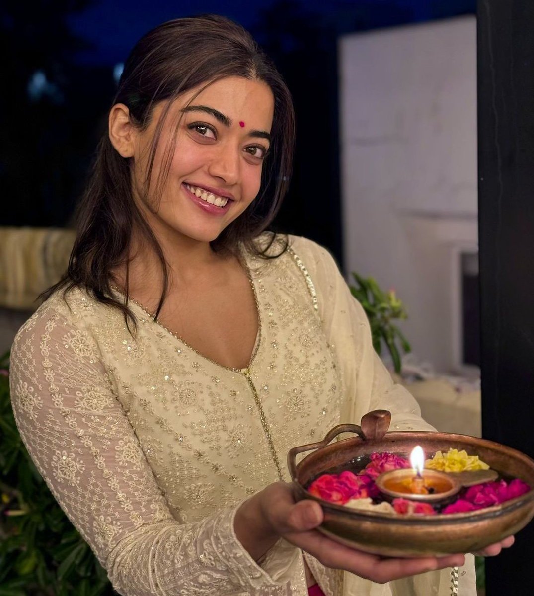KS00300's tweet photo. Rashmika mandana https://t.co/sg0OPsdomV
