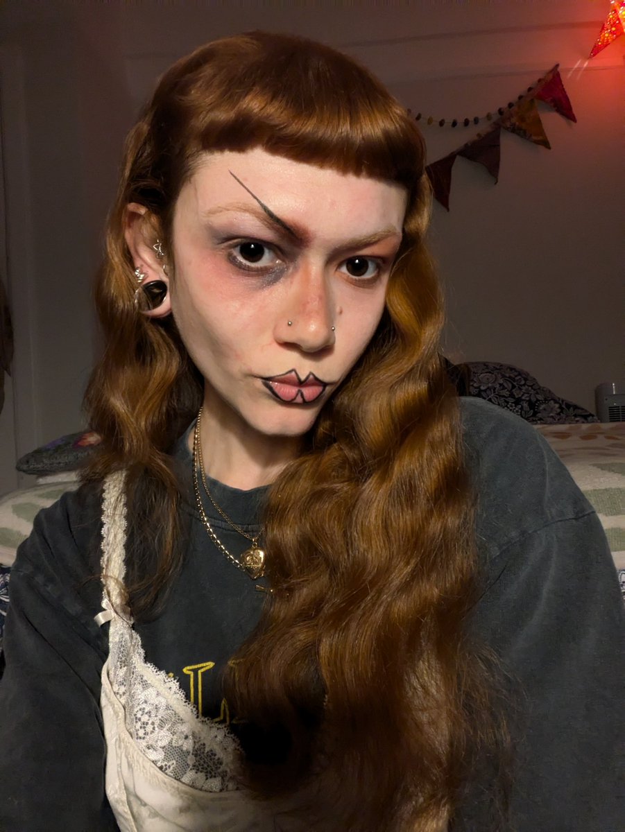 emilyyalejandra's tweet photo. Look inspired by #sarahtanno for @ladygaga DISEASE 🖤 i love you always 🖤 thank you for saving my life when I was 13 (15 years ago) #DISEASE
#DISEASEOUTNOW https://t.co/jlzMAZHA8d
