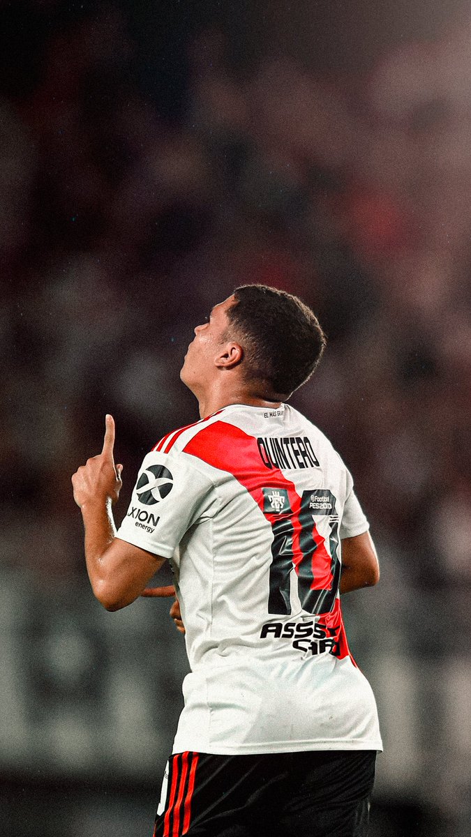 _riverplateinfo's tweet photo. Te amo con mi vida @juanferquinte10 https://t.co/Q59GXWTBUt