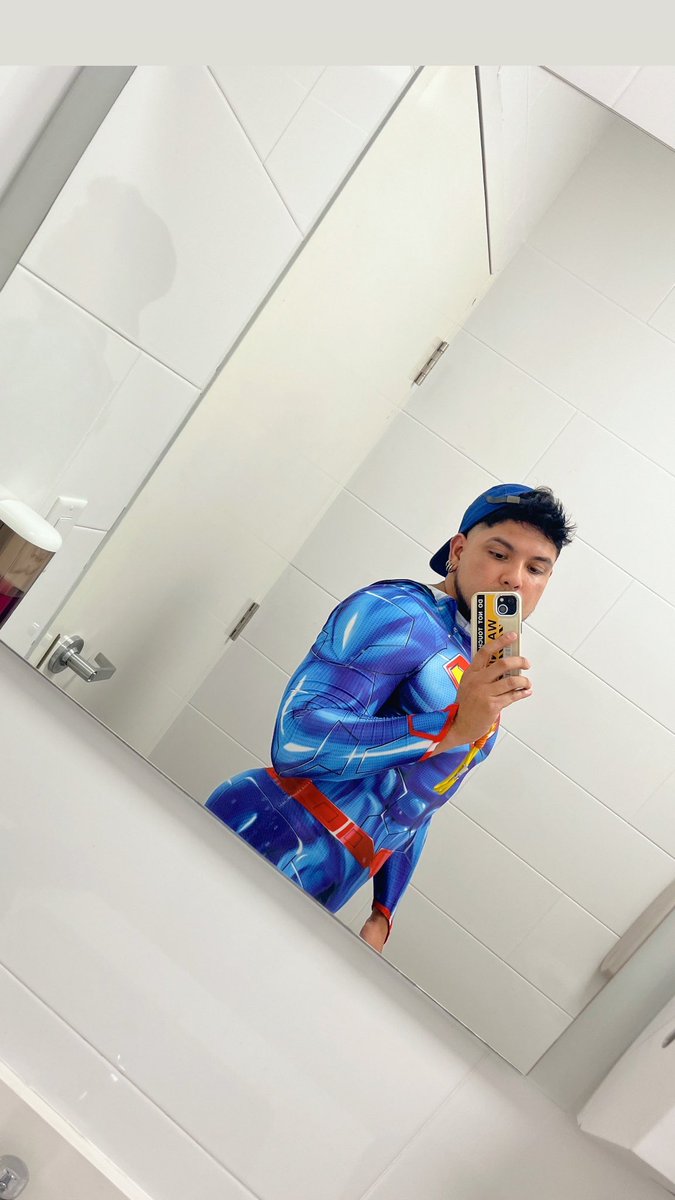 GeerHNDz's tweet photo. Los gay en Halloween 🎃 https://t.co/kWVET6eoZA