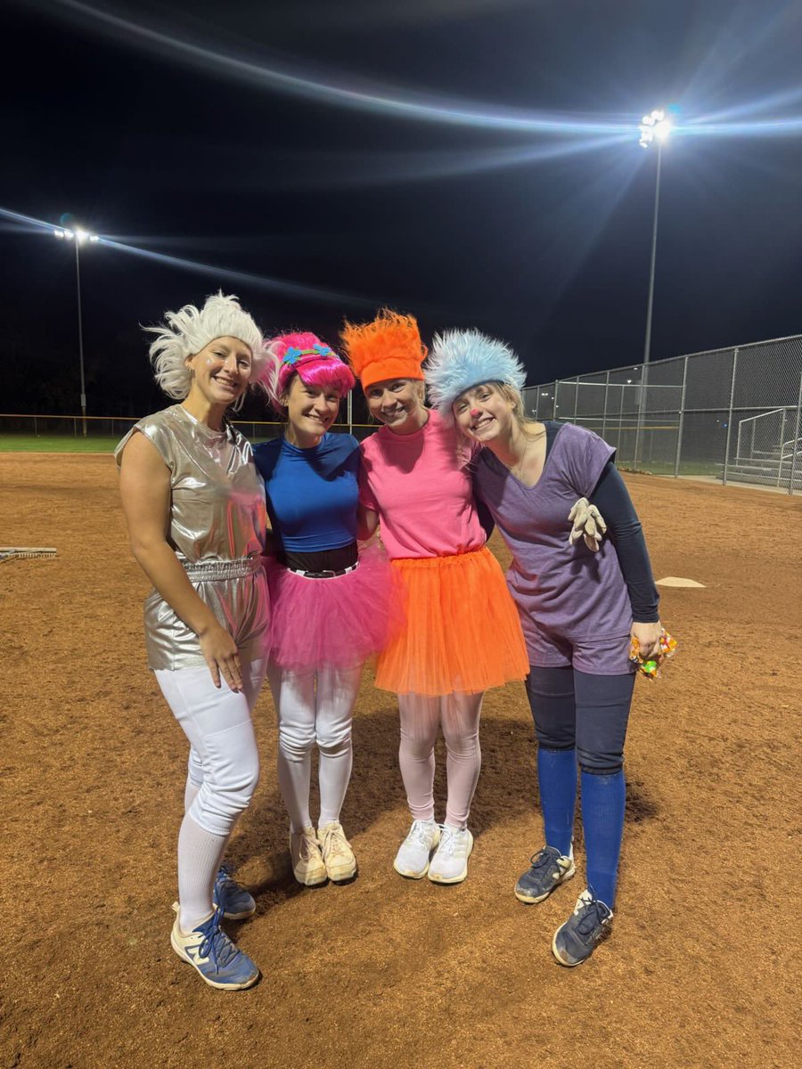 Belles_Softball's tweet photo. That’s a wrap for the Fall 2024 Belles!! Ending the season with a fun twist to our last team scrimmage dressing up for Halloween! 🎃 👻
#BellesYeah #HappyHalloween https://t.co/OnSeAKlyTY