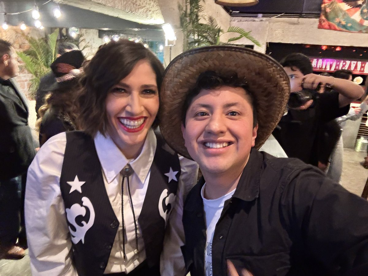 ohohomix's tweet photo. Me encanta #HAASHVILLE. 
gracias @haashoficial ‼️🌵📍 
#VisitHAASHVILLE https://t.co/FF2GspYhQ6